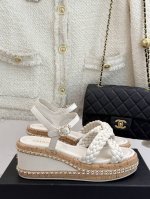 厂价 Chane*｜小香25C春夏新品 编织交叉带厚底凉鞋 夏日出街必备 又潮又日常 厚底7Cm 妥妥的增高神器 上脚轻盈且舒适 完全没负担 跟着时尚潮流走 不