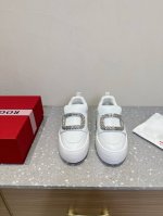 五金扣 Roger Vivier 最新款Viv'Up系列 钻扣 泡芙鞋 面包鞋 厚底 小白鞋 休闲 运动鞋 原版购入开发 做货 这款Viv' Up 泡芙鞋邂逅于