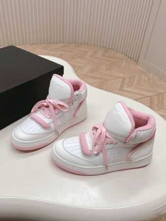 高帮 YSL SAINT LAURENT 圣罗兰 SL61春夏最新爆款休闲系列 SL61运动低帮休闲鞋 圣罗兰 SL61 ，原版购入 一比一复刻 ，新鲜血液注入 - 点击图像关闭