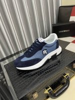 出厂价Pp： 阿玛尼Armani* 最新爆款休闲鞋，顶端品牌 奢侈～代购，顶级～质量。 鞋面選用进口透气牛皮搭配材质透气羊皮垫脚 精细做工。原版个性时尚柔软橡膠