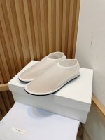 the Row 25春夏新款网纱单鞋 超级透气的一双平底鞋 这双简直就是年度梦中情鞋 高级感从里到外散发了 年度必入 一定要入手 鞋面 原版定制网纱 内里 羊皮