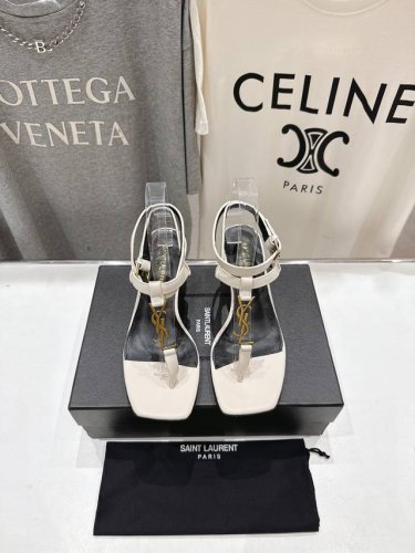 高版本出厂 Saint Laurent*～圣罗兰Ysl 25Ss夏季全新走秀款小高跟夹脚凉鞋 全新鞋型 唯有Ysl最懂女人心，不接受反驳，超级无敌女人味神器，女