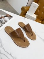 真皮底 CELINE 赛琳 2024春夏新品夹趾鞋鞋面采用小牛皮加经典压花Logo油边工艺，质感非凡上脚超级好看颜色：黑色，白色，棕色，红色，银色内里：羊皮，面