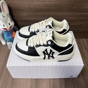 顶级版本Mlb Chunky Liner Basic纽约洋基队低帮板鞋男女同款黑色。 码数：35-45码 编码: 3Asxclb3N-50Bks 全套得物包装：