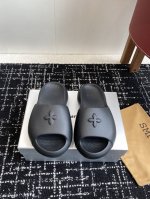 代购级黑色 银色 Smfk 25Ss 小众潮牌爆款没计感浮雕一字厚底拖鞋 爆真的是很耐看越看越喜欢！矮个子宝宝的福音直接拉长身材比例！！ 鞋身柔软舒适，鞋底耐磨