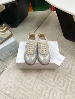 出厂价p ，男码10顶级版本 代购级别 Maisonmargiela Mm6德训休闲鞋鬼才设计师品牌，一个轻奢品牌上脚很百搭哦，也很随脚舒适，这一款德国训练鞋延