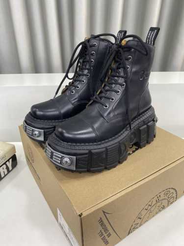 男10 不配大底五金305 NewRock. 暗黑 朋克 马丁 摇滚 坦克 机甲硬核战靴 NEWROCK 西班牙高阶鞋履百年品牌，独具一格的硬核设计进入大众视野