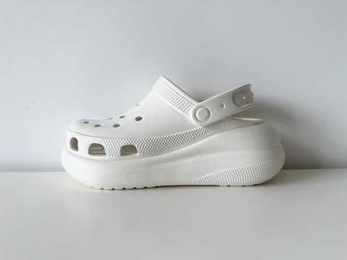 220 原装 莞产Crocs 卡洛驰 鲸鱼厚底鞋 洞洞鞋 尺码: M4=36-37 M5=37-38 M6=38-39 M7=39-40