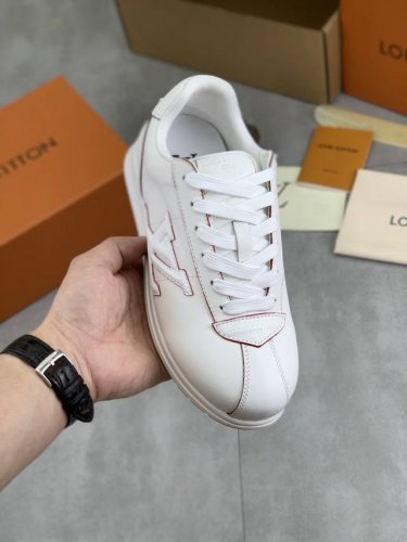 工厂P价P 实价 Louis Vuitton 情侣款 原单 新款Lv路易威登 * 顶级版本 Lv经典潮鞋！选用进口原版牛皮 原版内里.最新款原版耐磨Tpu大底！