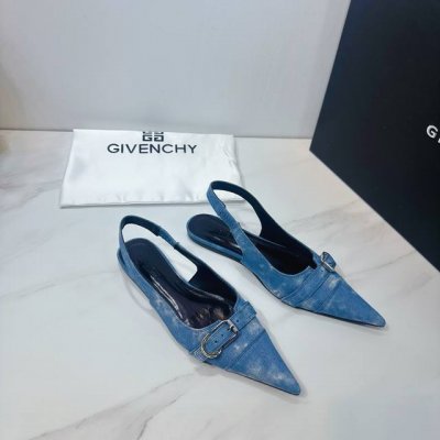 出厂 2025 Sss 重磅推出Givenchy 纪梵希 春夏新款 品牌标志性的一如既往地呈现复古优雅 各种造型都能轻松驾驭 1鞋面 釆用牛仔布 2内里 进口羊