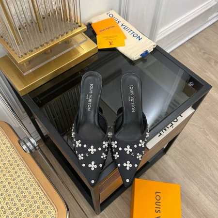 Louis Vuitton 路易威登 2024 L家2024春夏新品 专柜主打爆款手工缝钻尖头高跟后空凉鞋系列 鞋面：原版定制进口真丝 内里：羊皮 大底：意大利 - 点击图像关闭