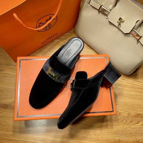 HERMES 官网最新H扣爱马仕半拖 经典之作、顶级版本！今年再次升级，原版购入一比一高级定制，工艺精湛，绝不偷工减料，力求跟原版零区别6Cm跟高设计，上脚无敌