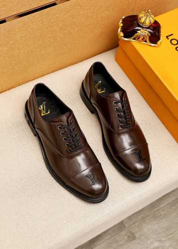 原单 Louis Vuitton 路易威登 新款～时尚商务正装男鞋原单品质，高端精品细节精致考究，采用进口意大利头层原版小牛皮鞋面舒适的水染牛皮内里原版大底，穿