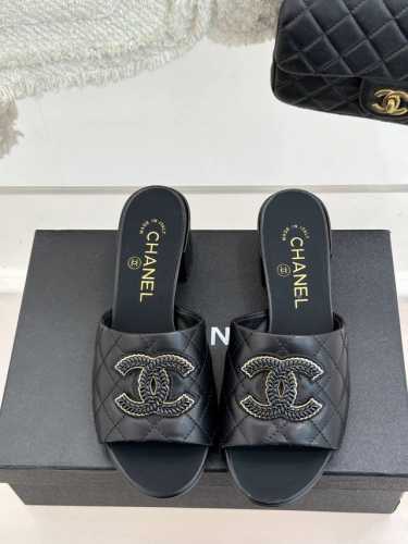 橙子出厂价P Chanel 香奈儿 春夏新款 菱格双C粗跟拖鞋 休闲凉拖 拖鞋的狂热爱好者又来了 可以承包你一整个夏天的时髦 经典菱格双C元素设计 浓浓的中古典