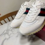 白色 Gucci 古奇 最新Re-Motion系列运动鞋，撞色拼接设计，时尚新颖，可拆卸可调节踝部绑带 鞋面为羊京 帆布，后脚跟为水染羊皮，注塑一体乳胶垫，超轻