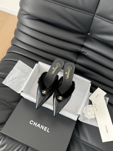 chanel 25C新款兔毛尖头穆勒半拖系列 一脚蹬系列 鞋面牛皮 内里羊皮 真皮大底 Size:35-39 40定