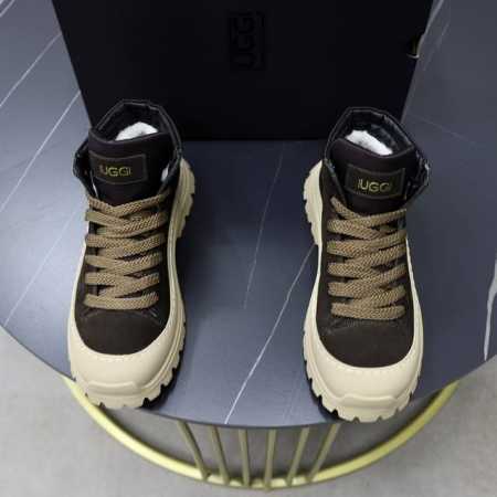 澳洲进口加厚羊毛 品牌：UGG正品代购 尺码：39 44 等级： 官网1:1 材料： 头层真皮防水防冻鞋面 真毛内里 原版防滑 柔软 耐磨大底 款式类别：男士休 - 点击图像关闭