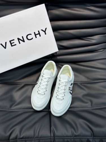 givench*.纪梵希男士厚底休闲鞋 采用进口小牛皮打造 鞋身3D打印Logo装饰 鞋舌真皮Logo装饰 立体复合式拼接缝合 内里小牛皮 舒适度高 出厂价p