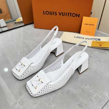 Lv 路易威登 25 顶级版本 专柜主打最新款 Shake 镂空露跟凉鞋 硬货上新 代购级别 高级感十足 国内外博主刷爆的一款 复古又时髦 上脚美炸了 官网主推 - 点击图像关闭