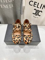 高版本出厂 独家新品 Alaia 阿莱亚24ss 走秀款平底芭蕾舞鞋 最近超火的一款平底鞋 章小蕙同款 甜酷芭蕾风 人气超高的一款芭蕾舞鞋，浪漫又迷人 舒适百搭