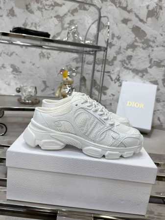 Dior Chrono 迪奥老爹鞋 高版本. 原版开发全新Tpu吸膜超轻极软组合大底. 运动风格 运动鞋..老爹鞋.. 上脚超美超赞..各路明星网红纷纷上脚.. - 点击图像关闭