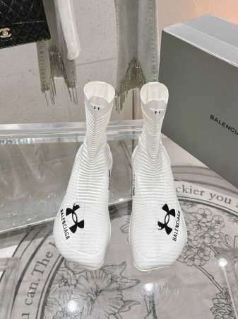 女款 男款 X Under Armour 安德玛联名 情侣款 飞驶运动鞋休闲鞋.这款飞织运动鞋是巴黎世家和安德玛强强联合，运动品牌和时尚产品携手打造时尚出街單品 - 点击图像关闭