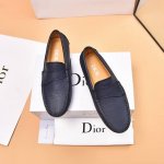 羊里 品质 DIOR 迪奥最新报到 实拍爆卖豆豆鞋DIOR 新款豆豆鞋比利时籍设计师Martin Margiela出任古奇鞋履设计师 y魅力十足 奢华风格绅士鞋