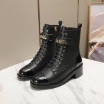 冲量价: CC小香秋冬牛皮短靴马丁靴新品fw new arrival～香家马丁靴基础版型，利落帅气！挺阔饱满，帅气拿捏！流线，材质，工艺严苛遵循原版精髓 鞋面：