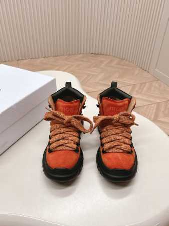 Dior ski boots 秋冬户外靴 滑雪靴 洋气优雅复古又高级脚感很好很舒服超级耐看！鞋面麂皮／牛皮，牛皮里原版舒适橡胶大底！ 码数:35-40 - 点击图像关闭