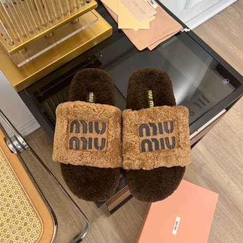 MiuMiu缪缪 2024 miu家2024秋冬新品 专柜最新爆款字母毛毛拖鞋系列 火爆毛毛字母款鞋 今年主推款 上脚精致小巧，百搭好看，舒适又优雅，时尚 简约