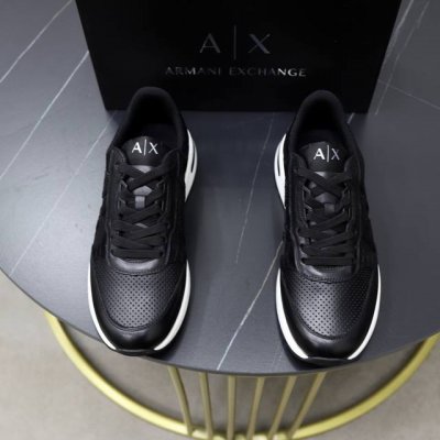 品牌：阿玛尼ARM NI 标准码：39–44 38、45定制 等级：官网同款 材料：原版牛皮面 舒适内里 轻便耐磨大底 款式类别：男士时尚休闲鞋 跑步 运动鞋