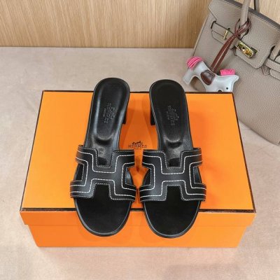 粗跟刺绣款 Hermes 爱马仕H拖鞋Oasis 凉鞋系列 时尚又百搭 超级舒服 每个细节都做到极致 原版Swift小牛皮 原版1:1独家私模鞋面 原版真皮大底