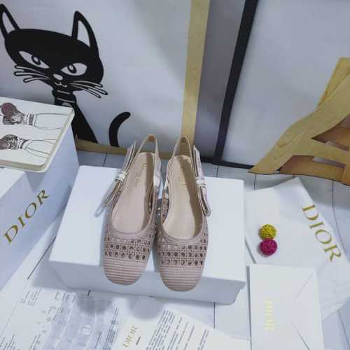 出厂价皮底 ，胶 平跟 1.5cm J'ADIOR 迪奥 DIOR&MOI 春夏最新Slingback标志性系列. 顶级代购版本 镂空网面藤格纹立体刺绣图案露跟