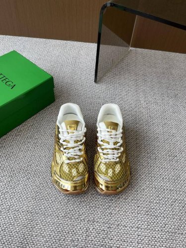 男款50Bottega Veneta 爆款 Bv Orbit 情侣款休闲老爹鞋 超轻便超舒适的复古风运动鞋 女明星们都在穿的时髦单品 采用进口科技材料搭配网面
