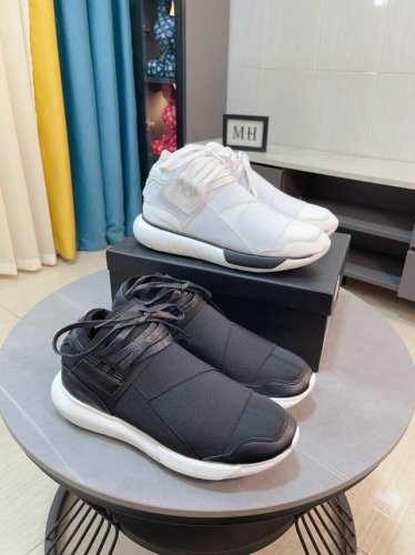 出厂价p Y3 新款休闲男鞋. 时尚潮男必备 香港专柜新品出炉 , 大牌风范 欧美大师强力打造独特款式 上脚舒适 大底超柔软 超耐磨 给人视觉冲击感强 材料: