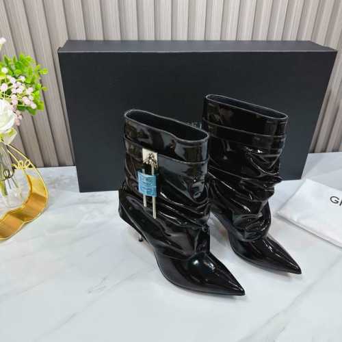 出厂 2024SSS 重磅推出GIVENCHY 纪梵希 春夏新款 品牌标志性的一如既往地呈现复古优雅，各种造型都能轻松驾驭。 1鞋面：釆用漆皮 2内里：进口羊皮