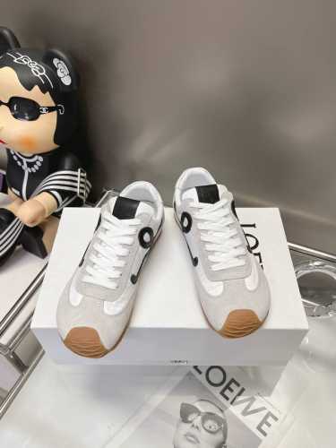 LOEWE原版BALLET RUNNER2.0 罗意威芭蕾鞋！按原版套楦工艺 不对称鞋头造型，罗意威的标志性设计！超柔软、轻便且灵活的波浪纹原版TPU底， 不是