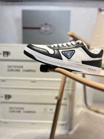 Prada 普拉达 专柜同步上市， 新款男鞋、面料精选原版小牛皮，。头层进口丝绸牛皮内里。原版牛里垫脚！原版开模防滑Pu大底，精美线条、简约大气，上脚感超级舒适 - 点击图像关闭