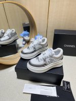 出厂价pp chanel香奈儿老爹鞋 2025专柜顶级休闲款运动鞋 这款经典设计 鞋面多种工艺电绣的风格 大底却时尚运动 不平凡的拥入了多种配色元素 多元化混搭