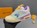 实价： 奢品Trainer休闲运动鞋，运动鞋记录设计师 Virgil Abloh 由复古篮球鞋激发的经典创意，此次拼接光滑牛皮革和 Monogram 压纹粒面牛
