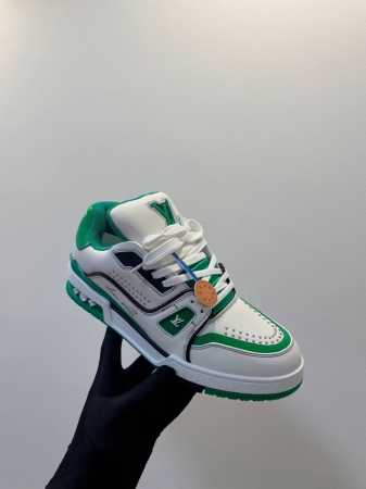 钉钉款 LV Trainer Sneaker 一如继往的给足安全感，实物比图片更好看更精致！梦中情鞋击败～99% 多巴胺百搭，糖果色系真的好甜 元气度满满的 奢 - 点击图像关闭