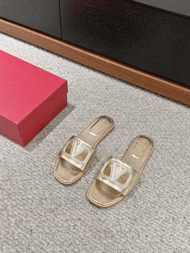 顶级品质 Valentino Ss24 New Arrival～ 华伦天奴2024春夏镂空平底拖新品 混种羊皮面料 内里 垫脚 意大利a级真皮鞋底 Size: