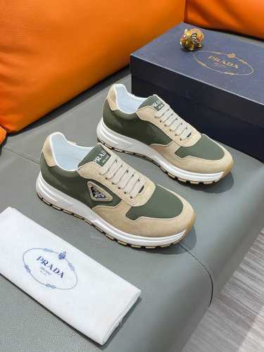商品名称：prada 普拉达 正规码数: 38-44 休闲鞋 商品材料：精选 牛皮鞋面，柔软羊皮垫脚，原厂特供大底。