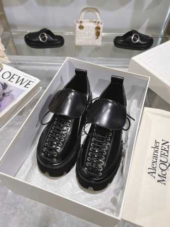 ALEXANDER MCQUEEN 亚历山大 麦昆 2025最新 Flexion系列 复古 休闲厚底系带款面料 : 原版进口开边珠牛皮 内里 : 定制进口羊皮鞋 - 点击图像关闭
