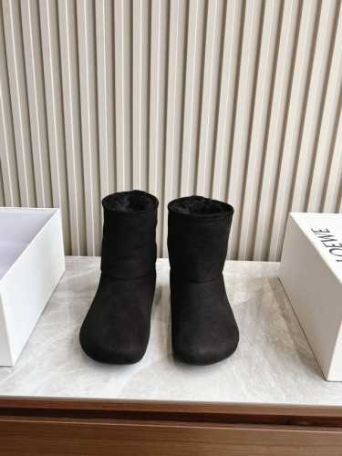 出厂 独家顶级 LOEWE呆萌雪地靴系列 皮毛一体 最新款雪地靴 正品购入开发 完美复刻 设计师推出探索时尚界对于原创与挪用的概念、以全新系列致敬传承与经典 来
