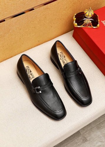 商品商标：Ferragamo 菲拉格慕 休闲皮鞋 正码码数: 38-44 45订制 商品材料：精选 进口头层荔枝纹牛皮鞋面+奢侈五金扣，进口水染牛皮内里。强烈立