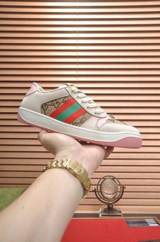 出厂价P Gucci 古奇 高端新款限定款小脏鞋！材料均为定制，超级好看，进口电绣工艺，请各位看清细节认准品质，独家开模大底，高品质请随意对比！全新包装升级！