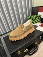 Dolce&GabbanaDG高端男士运动休闲鞋。顶级专柜原单货。 原版进口牛皮 多种材质拼接设计进口牛皮内里 牛皮垫脚原版TPR弹力大底。 Size：35-