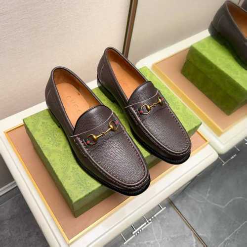 工厂p价 Gucci 古奇 里 爆款豆豆鞋顶端品牌奢侈 顶级 质量 最新時尚豆豆鞋 ..鞋面選用原版头层牛皮制造. 全头层水染皮内里 原版个性时尚柔软橡膠耐磨防