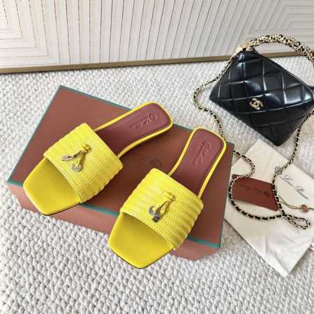 拖鞋 凉鞋 代购版 Loro Piana LP Sprightly Charms系列 方头凉拖鞋 凉鞋材质：面料原版牛皮，牛皮内里及垫脚进口真皮大底码数：35- - 点击图像关闭